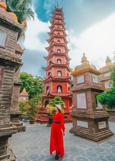 tran-quoc-pagoda-hanoi-vietnam